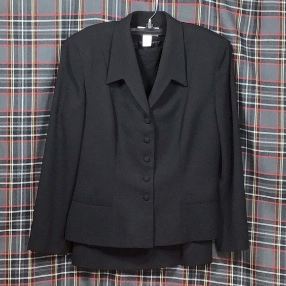 ⚜️ SAVILLE ‘Suit’ Black Jacket and Knee Length Skirt with Pockets - Picture 11 of 12